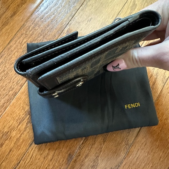 Fendi bifold wallet w/ dust bag! Perfect like new condition! - Picture 3 of 6